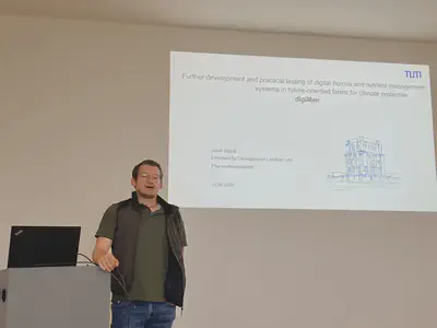 Josef Stangl presenting the digiMan project on digital humus and nutrient management.