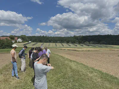 Prof. Andries Potgieter, Prof. Scott Chapman and colleagues from the University of Queensland during the field tour of the wheat phenotyping trials at Dürnast.