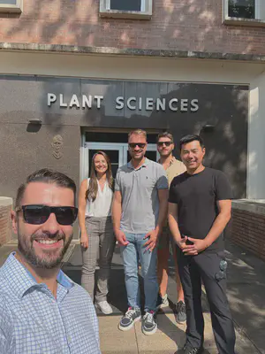 The TUM GlobalNitroLink team at the Miller Plant Sciences Building on the UGA campus.